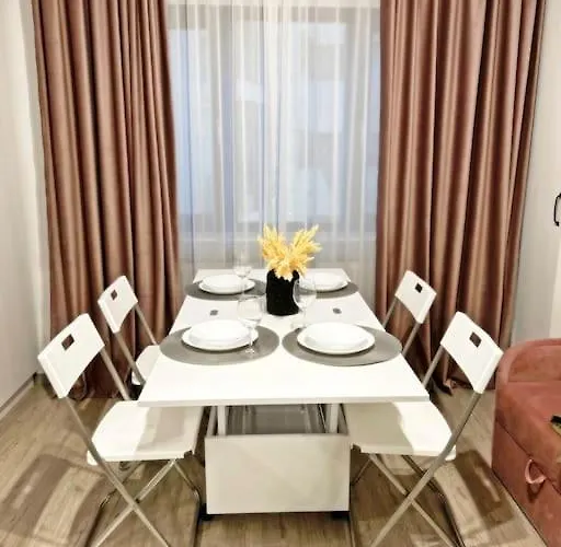 Апартаменты Cosy And Stylish